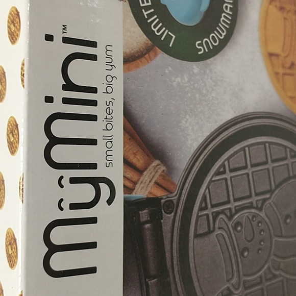 My Mini Snowman Waffle Maker 5" Non-Stick - Picture 2 of 13